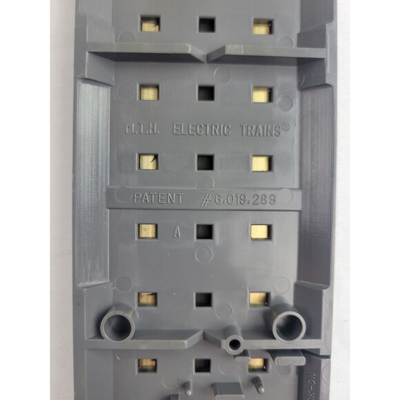 MTH O GAUGE THREE RAIL #6019.289 30" STRAIGHT TRACK LOT (2) LOT #5 - Picture 3 of 6